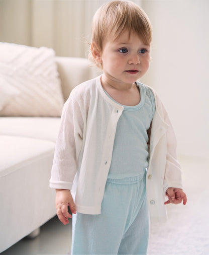 Boys' trendy clothing set with soft cotton top and elastic pants